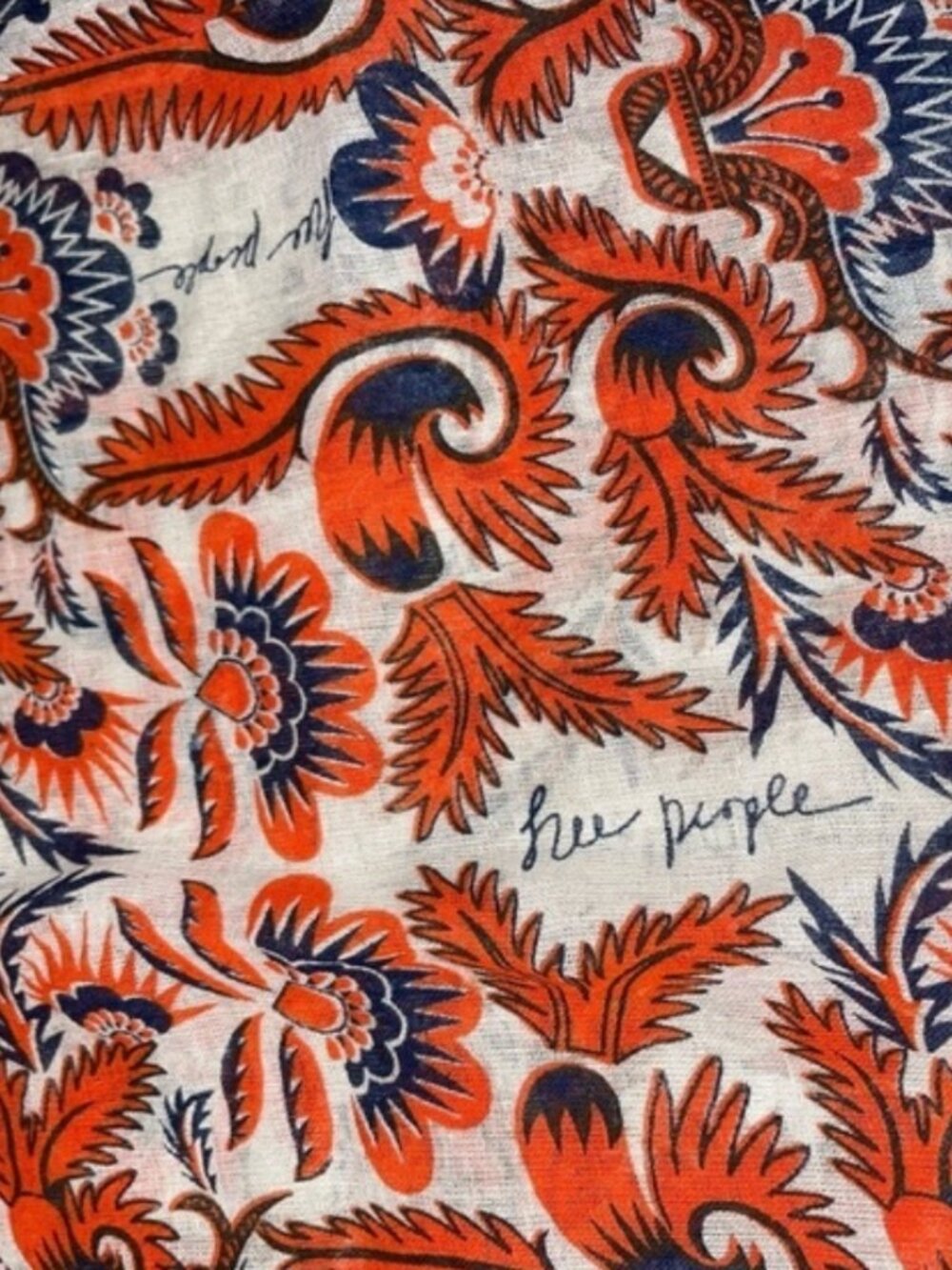 Buying FREE PEOPLE? ADD THIS GIFT to your bundle!